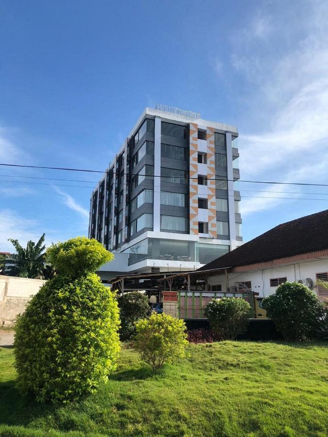 Zenith Premiere Hotel Baubau Exterior foto