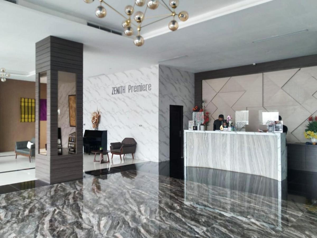 Zenith Premiere Hotel Baubau Exterior foto